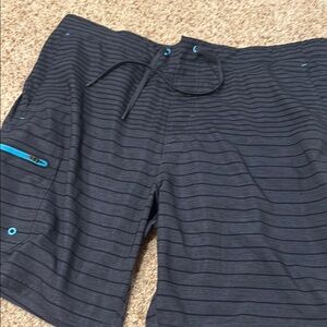 ZeroXposur Black Board Shorts with Modern Design